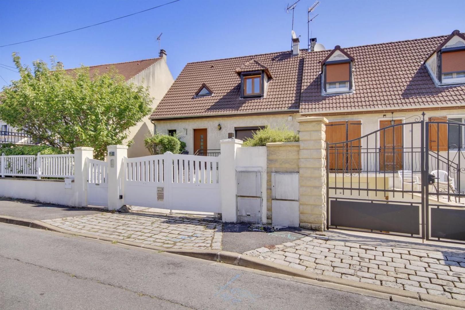 Authentique Demeure Familiale A Neuilly-Sur-Marne Hotel Ngoại thất bức ảnh